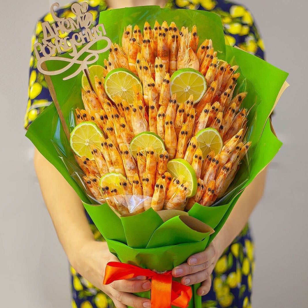 Muzhskoj-buket-90.-Buket-iz-krevetok-s-limonom.jpg